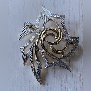 VTG Sarah Coventry Oriental Abstract Gold And Silver Tone Brooch Pin